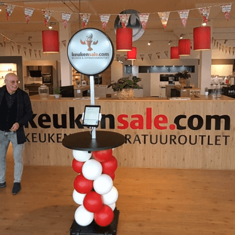 KeukenSale Statafel met duurzame ballonnen